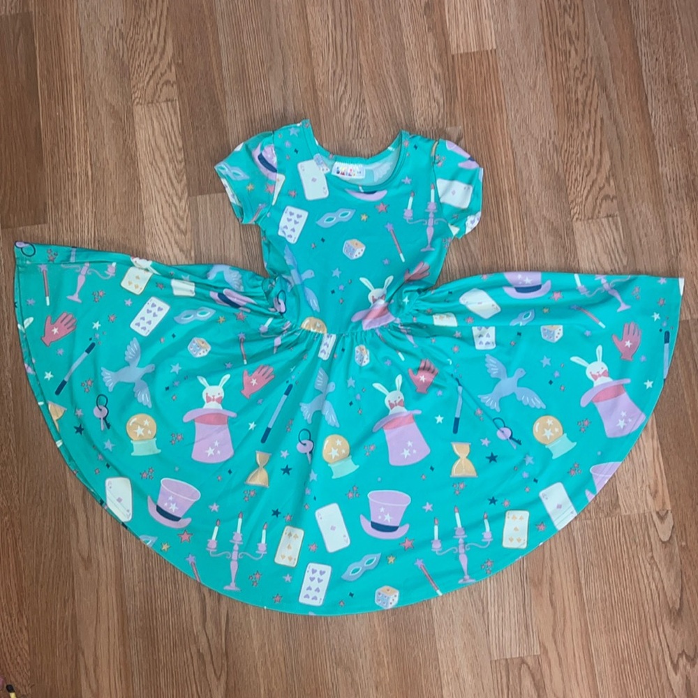Magician dress